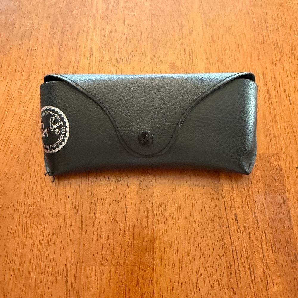 Black Raybans (Wayfarer) - Picture 2 of 8